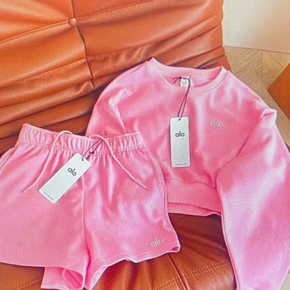 ALO Yoga Women's Pink Crew Neck Sweater Size M